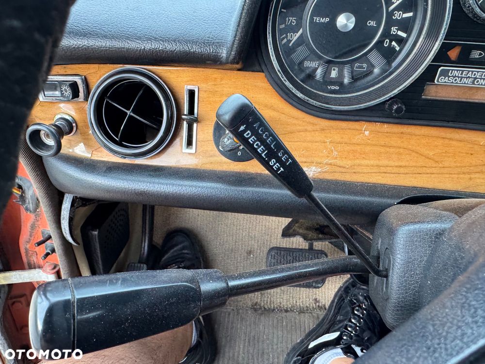 Mercedes-Benz 280 - 26