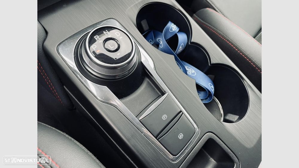 Ford Kuga 2.5 PHEV ST-Line X - 17