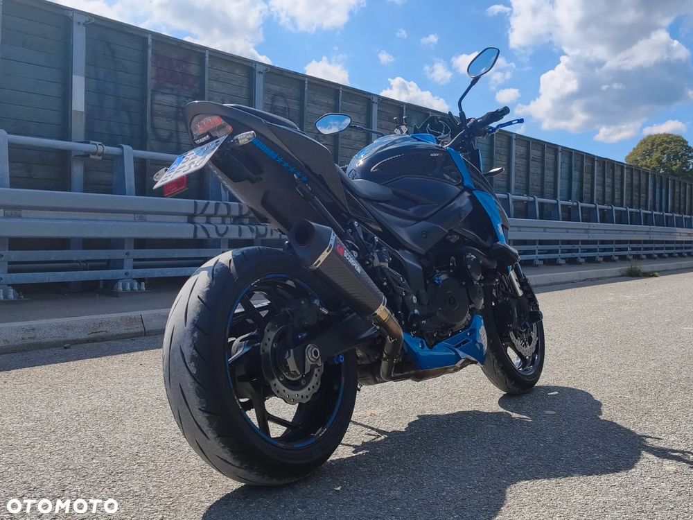 Suzuki GSX - 4