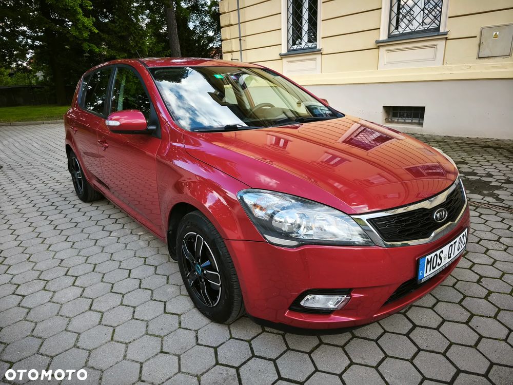 Kia Ceed 1.6 CRDi ISG Spirit - 4