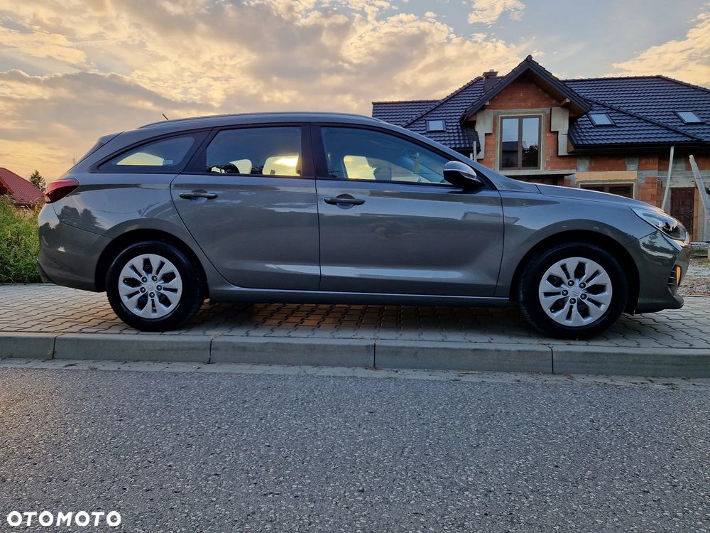 Hyundai i30 1.4 GO Plus - 10
