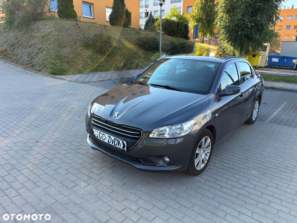 Peugeot 301 1.6 BlueHDi Allure - 1