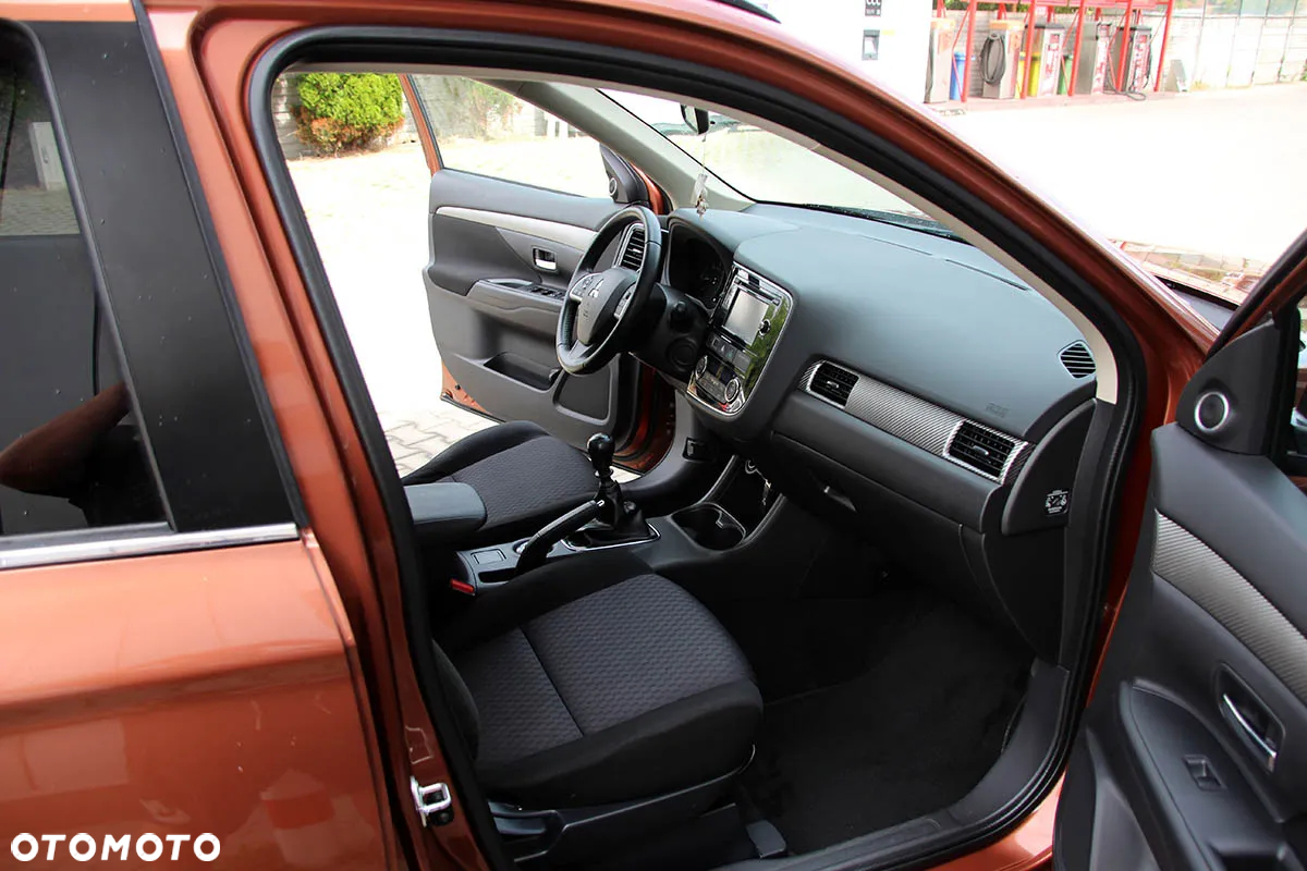 Mitsubishi Outlander 2.2 DID Intense + 4WD - 21