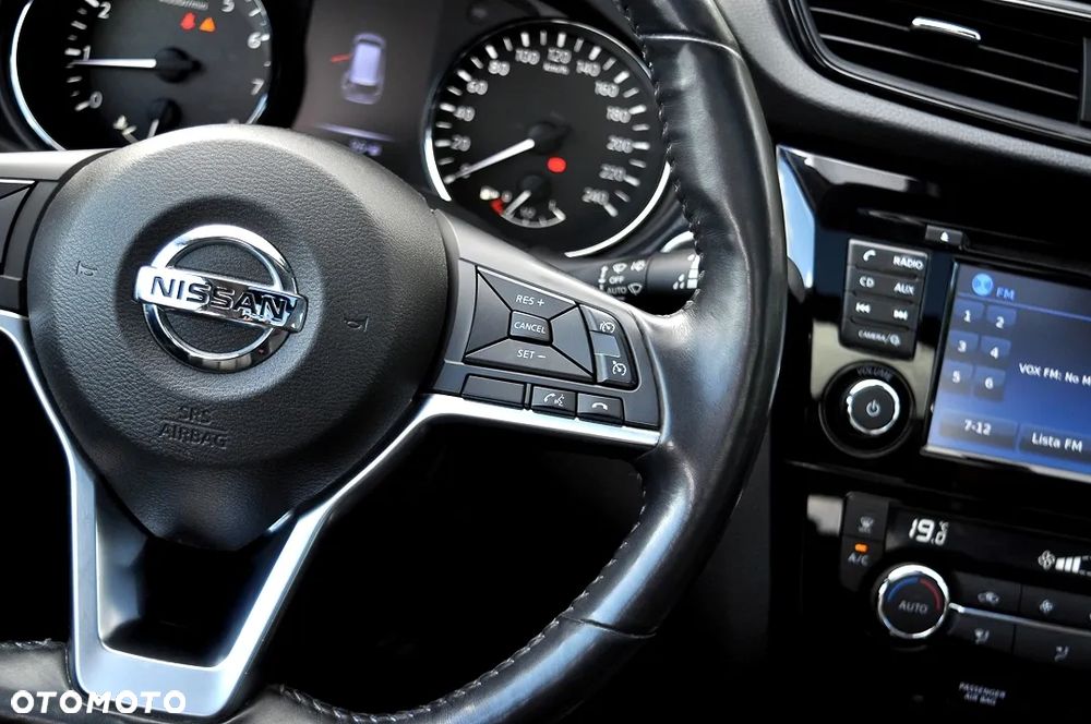 Nissan X-Trail 1.6 DIG-T Tekna 2WD 7os - 36