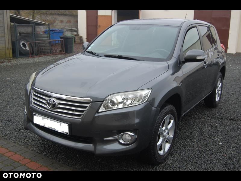 Toyota RAV4 - 1
