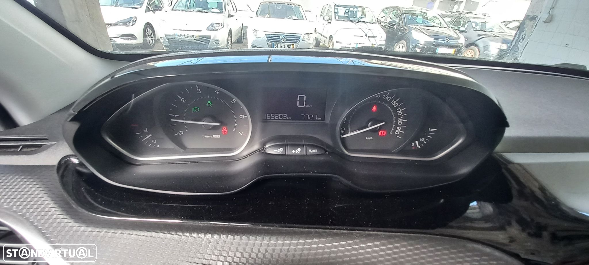 Peugeot 208 1.2 PureTech Style - 10
