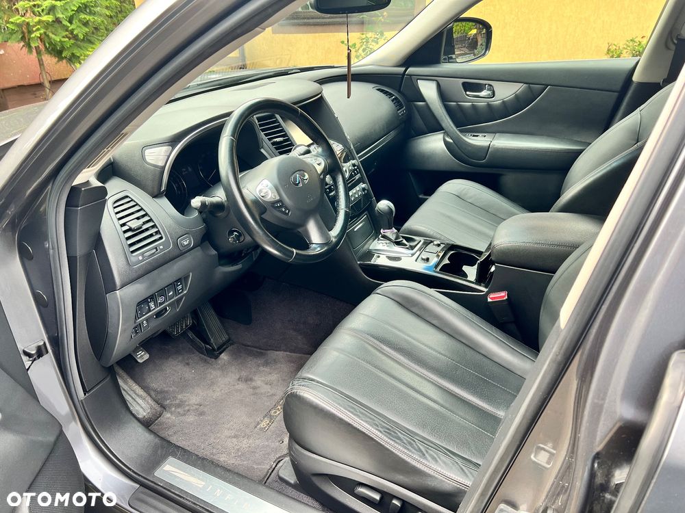 Infiniti QX70 3.7 AWD GT Premium - 9