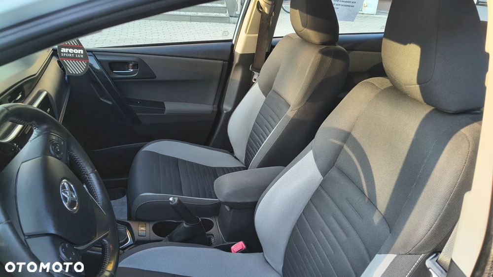 Toyota Auris - 12