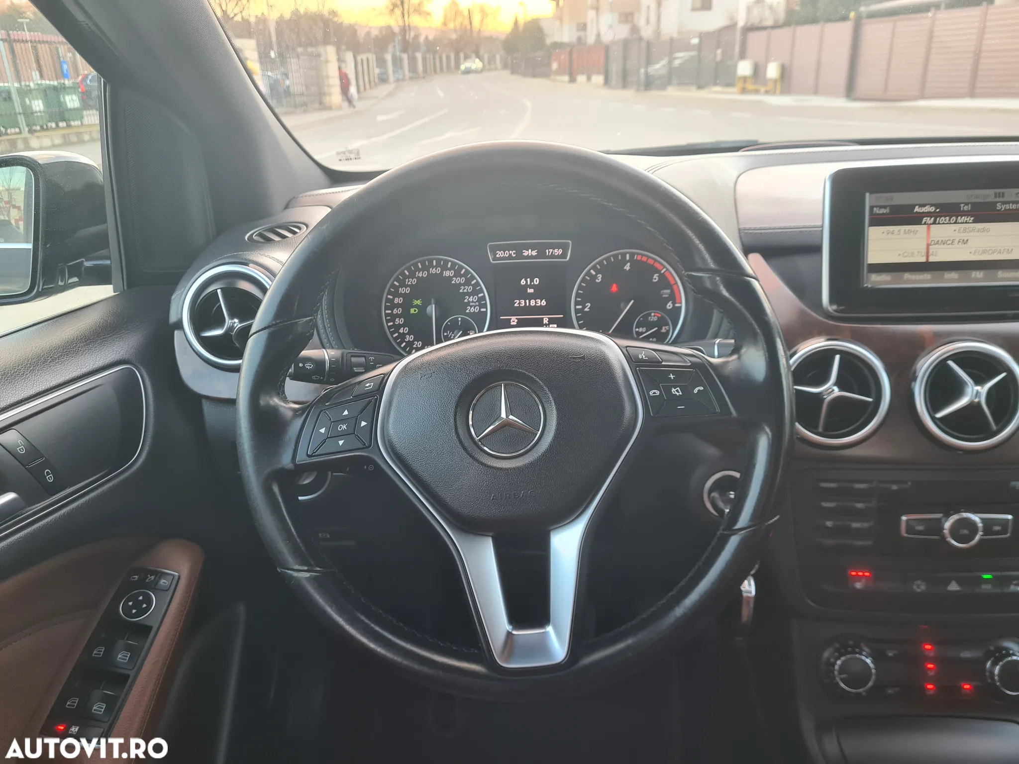 Mercedes-Benz B 200 CDI (BlueEFFICIENCY) 7G-DCT - 8