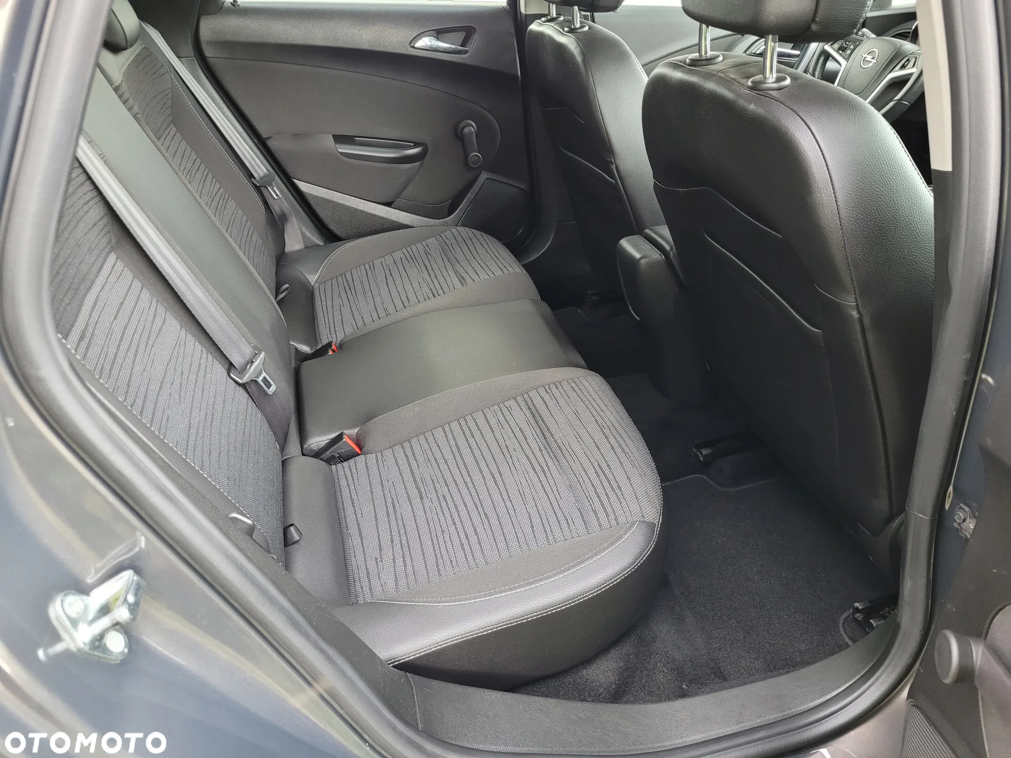 Opel Astra 1.6 Sports Tourer Active - 20
