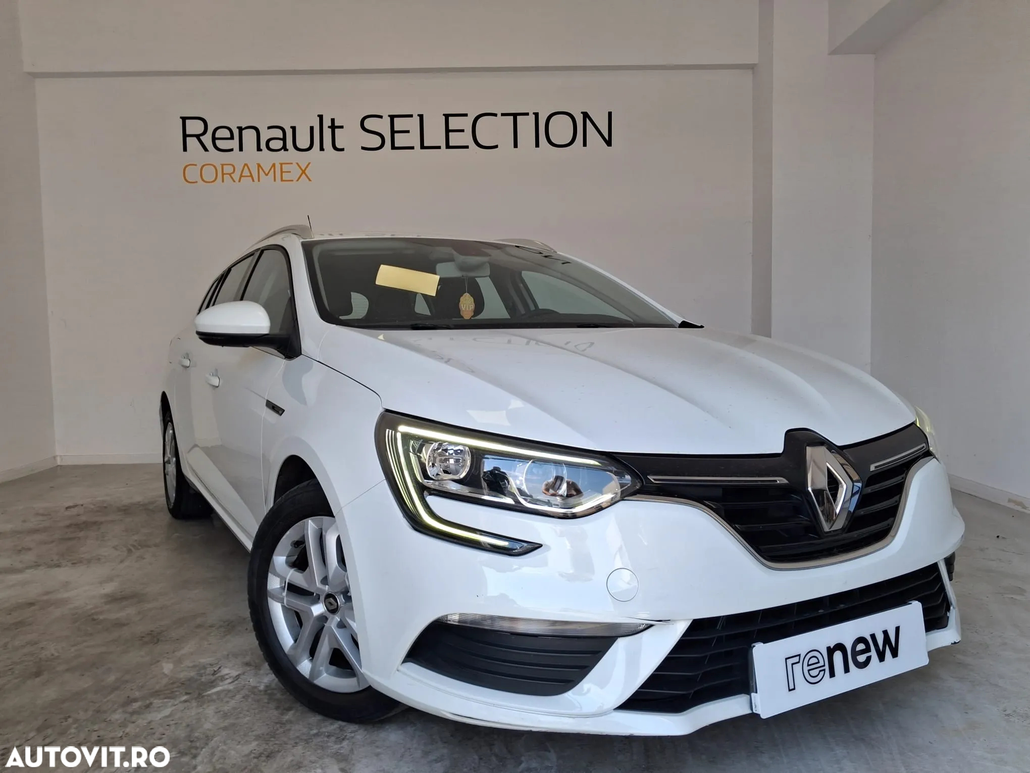 Renault Megane Estate TCe GPF Zen - 16