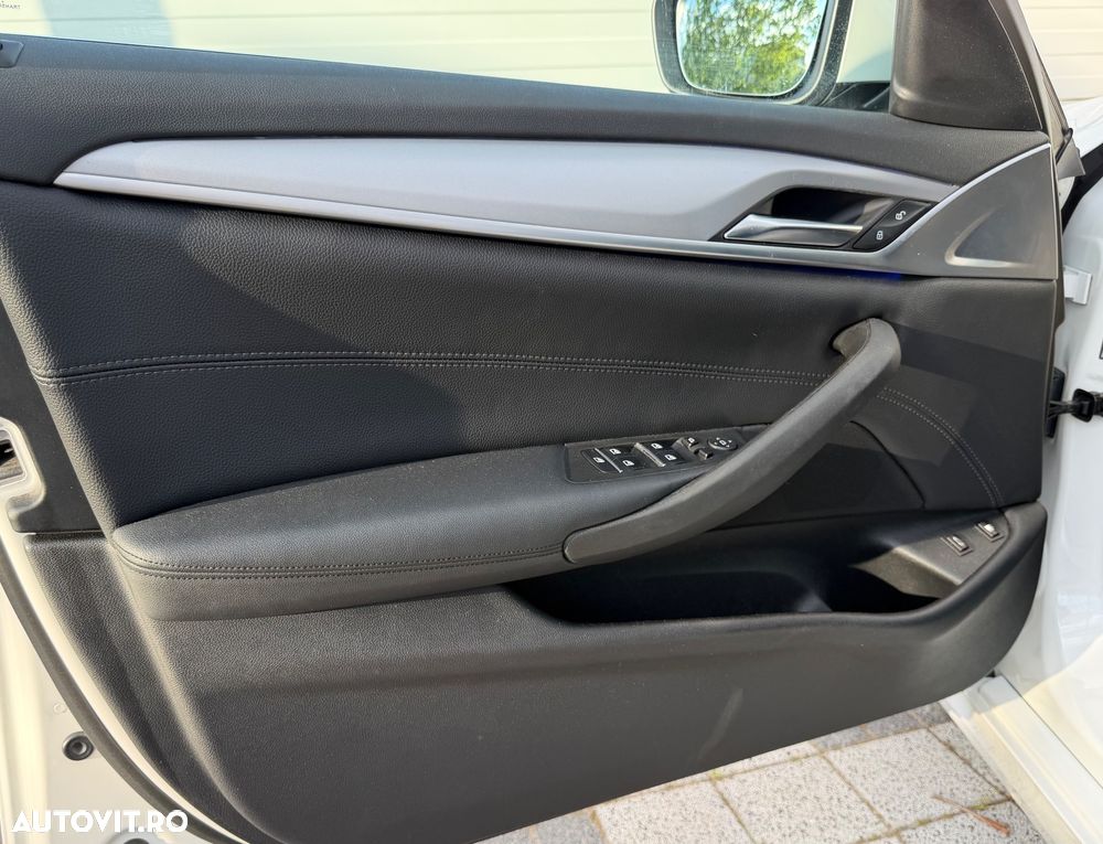 BMW Seria 5 530e AT PHEV - 33