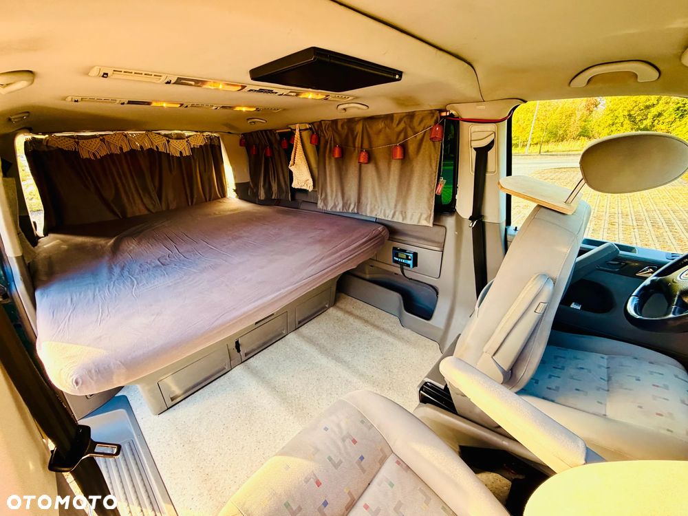 Volkswagen Multivan - 7