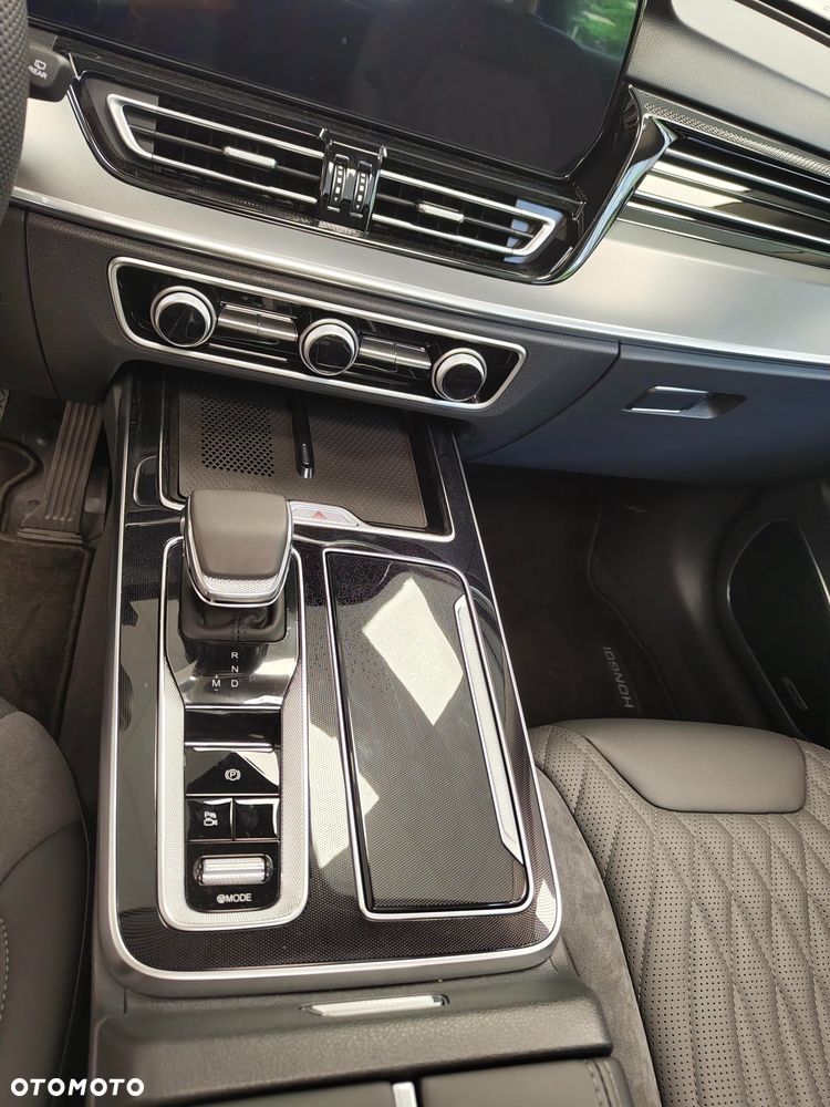 Hongqi HS5 2.0T Executive AWD - 25