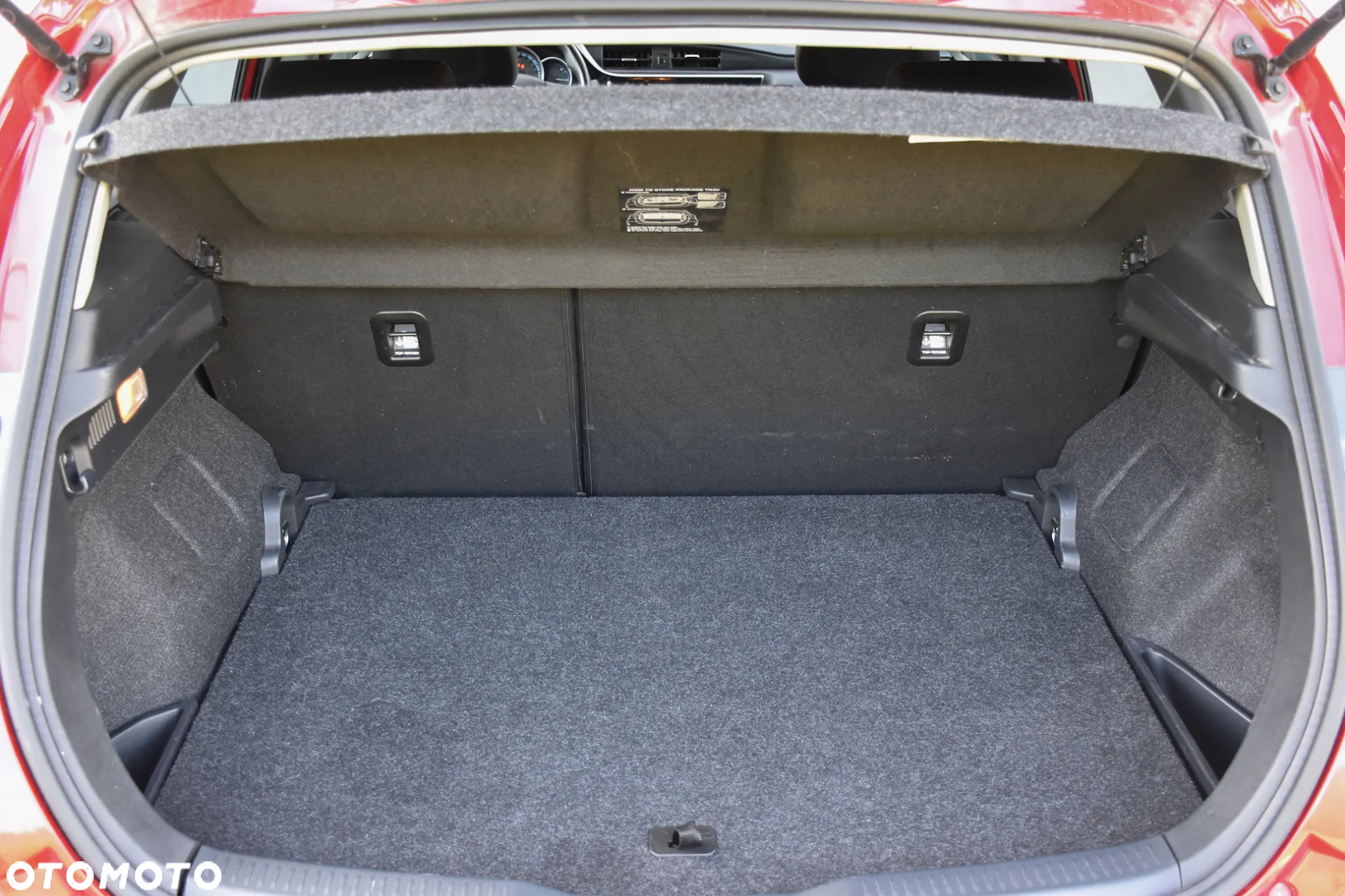 Toyota Auris 1.6 Premium + - 38