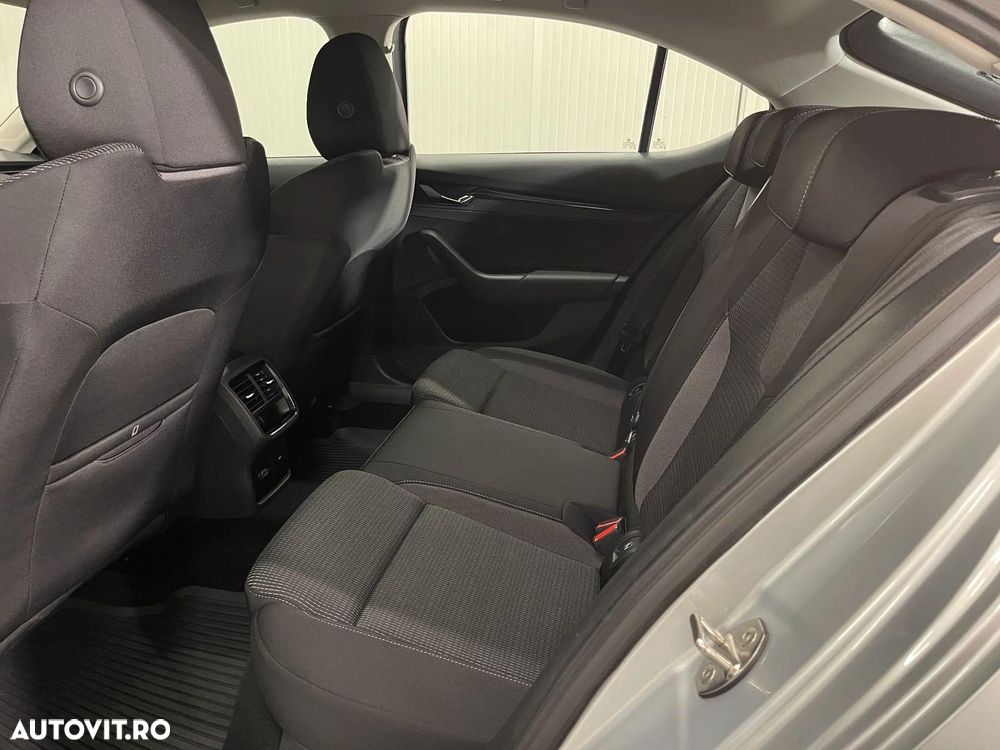 Skoda Octavia 2.0 TDI Ambition - 11