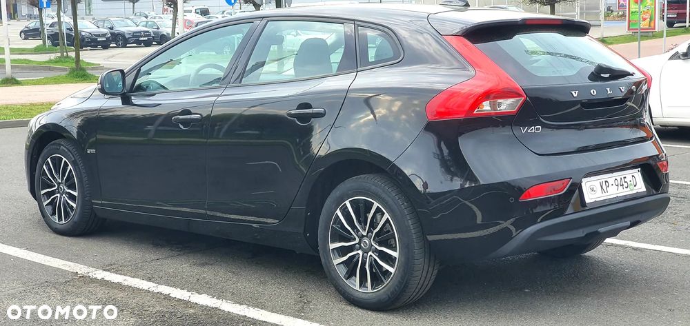 Volvo V40 D2 Momentum - 9