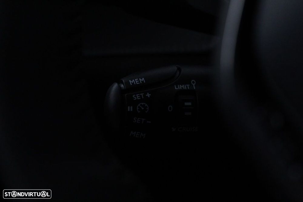 Peugeot 208 1.2 PureTech Allure Pack - 26