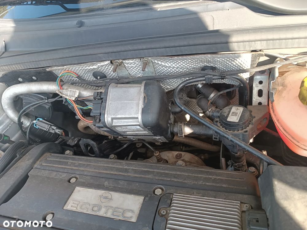 Opel Vectra 2.2 - 26