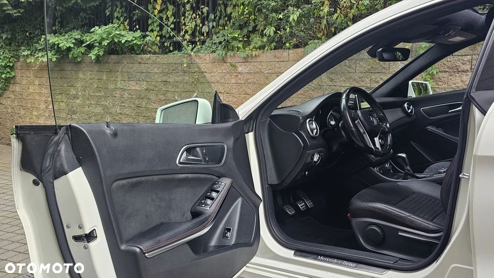 Mercedes-Benz CLA 180 - 9