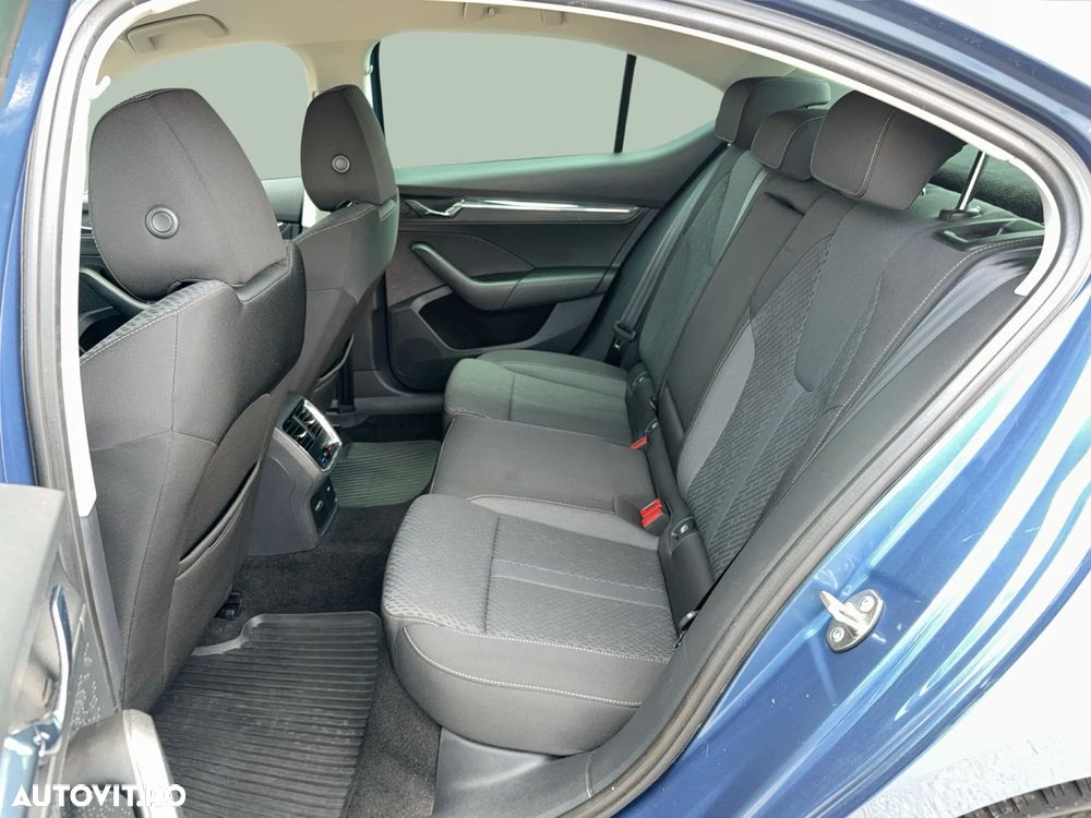 Skoda Octavia 2.0 TDI DSG Style - 11