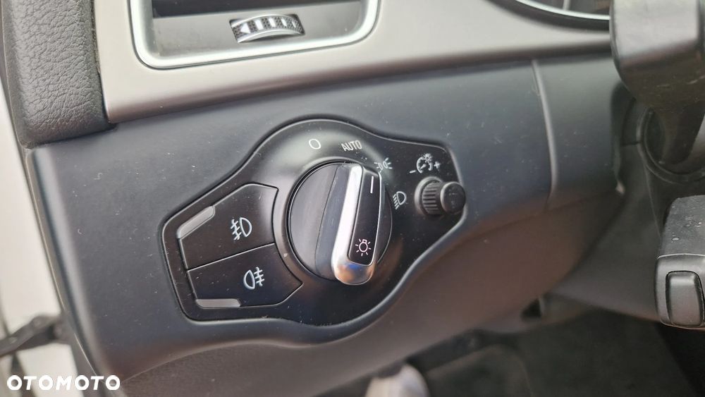 Audi A4 Avant 2.0 TDI ultra DPF Attraction - 11