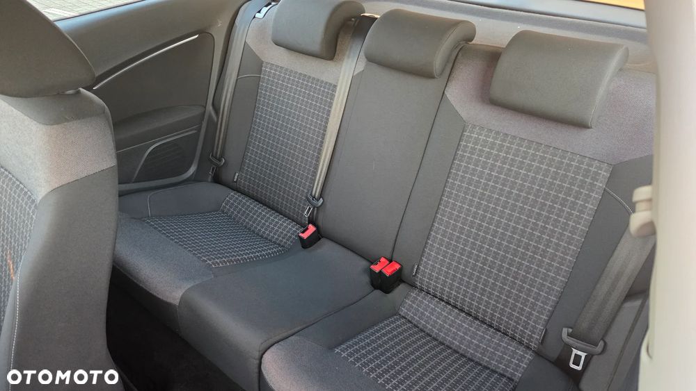 Volkswagen Polo - 14