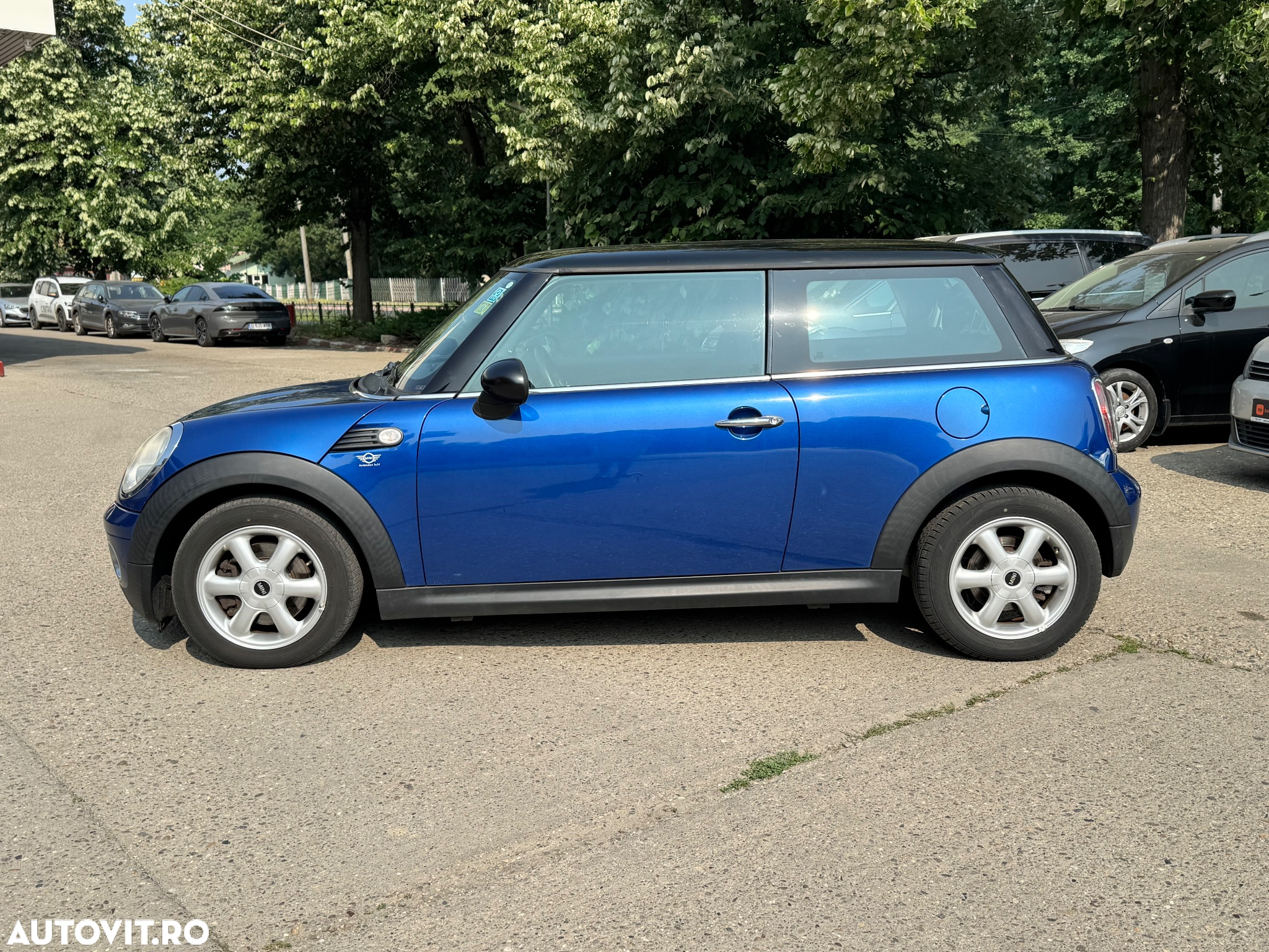 Mini Cooper 50 Mayfair - 2