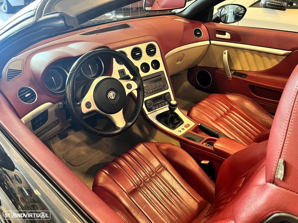 Alfa Romeo Spider 2.4 JTDM - 4