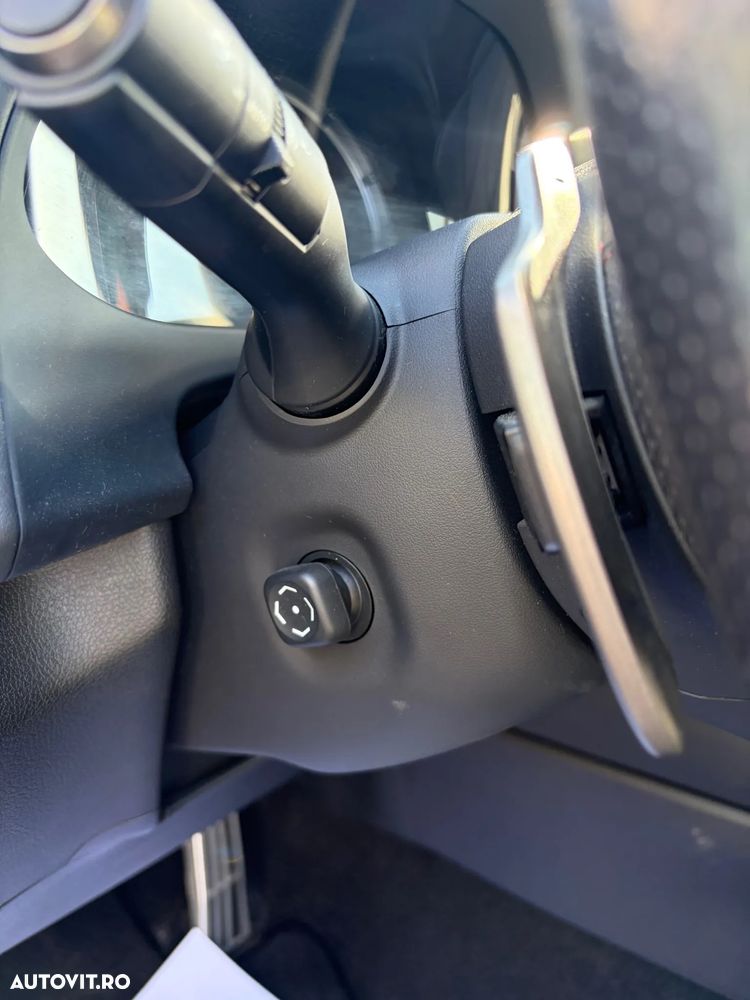 Lexus UX 250h (E-FOUR) F SPORT - 24