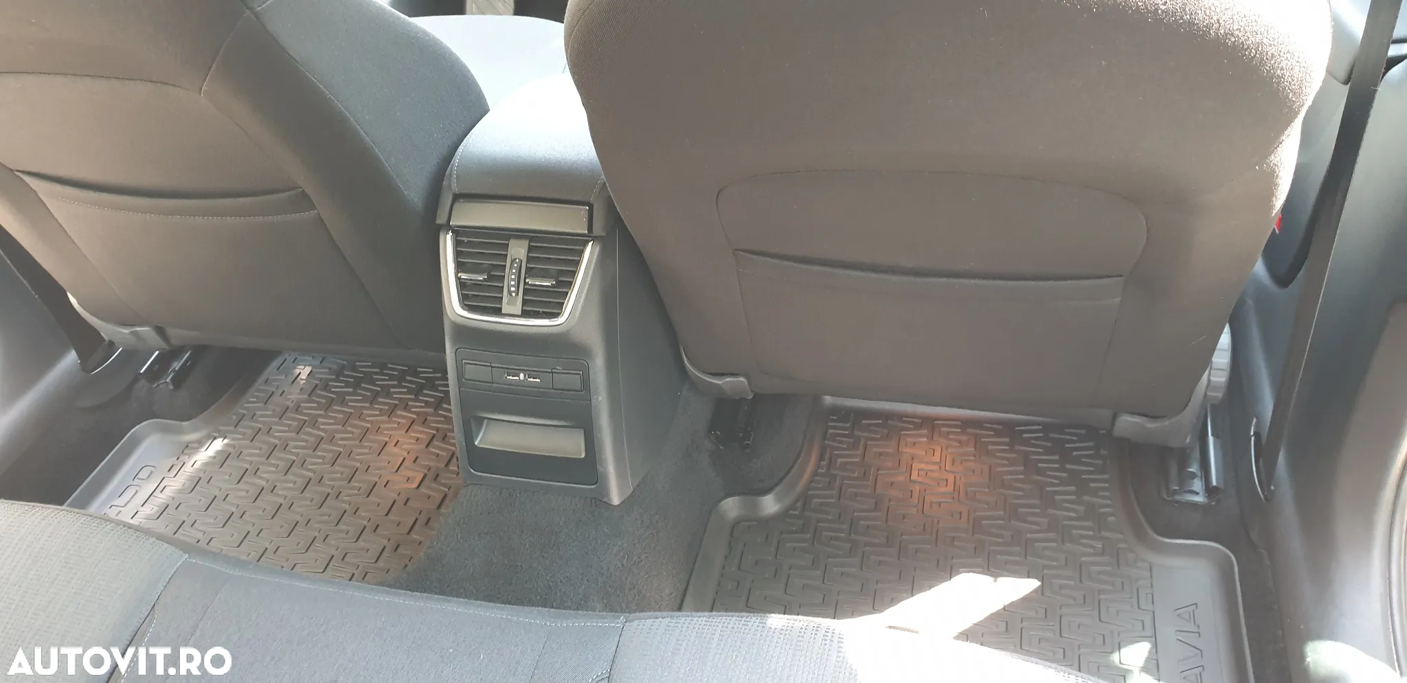 Skoda Octavia Combi Diesel 1.6 TDI DSG Style - 12