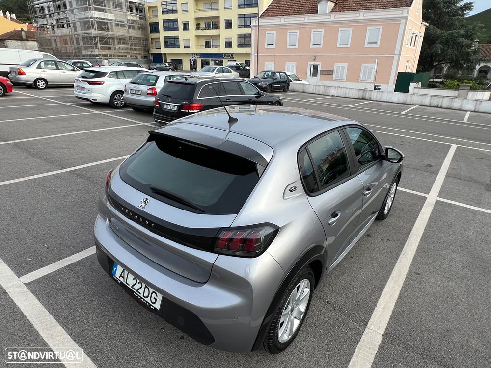 Peugeot e-208 Allure Pack - 14