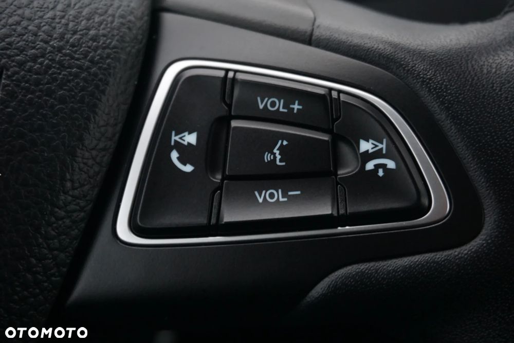 Ford Kuga 2.0 TDCi 2x4 Titanium - 17