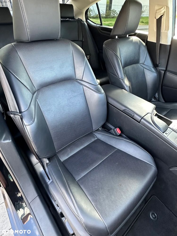 Lexus ES 300h - 9