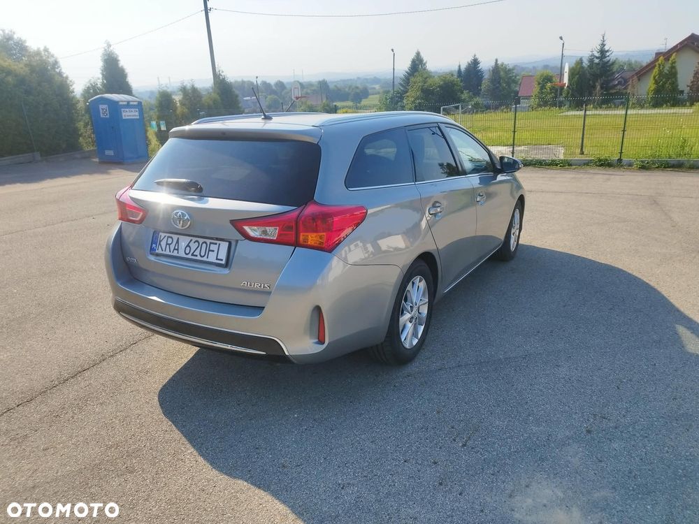 Toyota Auris 1.6 Valvematic Executive - 4