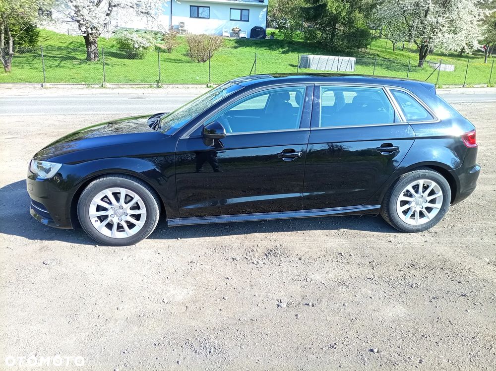 Audi A3 Sportback 1.6 TDI ultra Attraction - 9