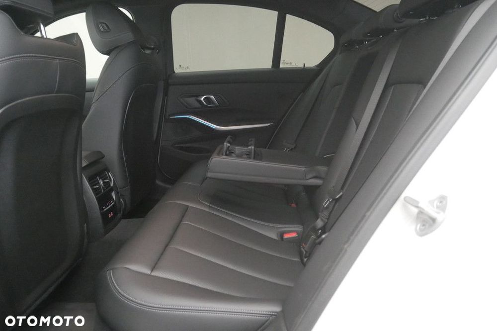 BMW Seria 3 - 15