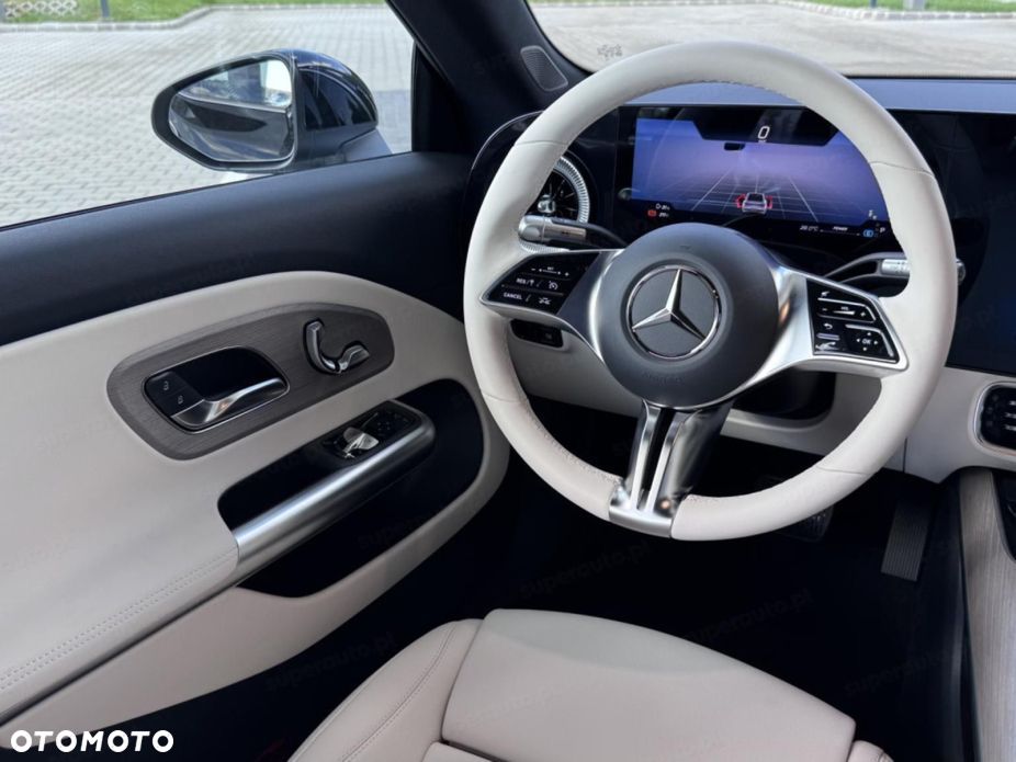 Mercedes-Benz CLA - 11