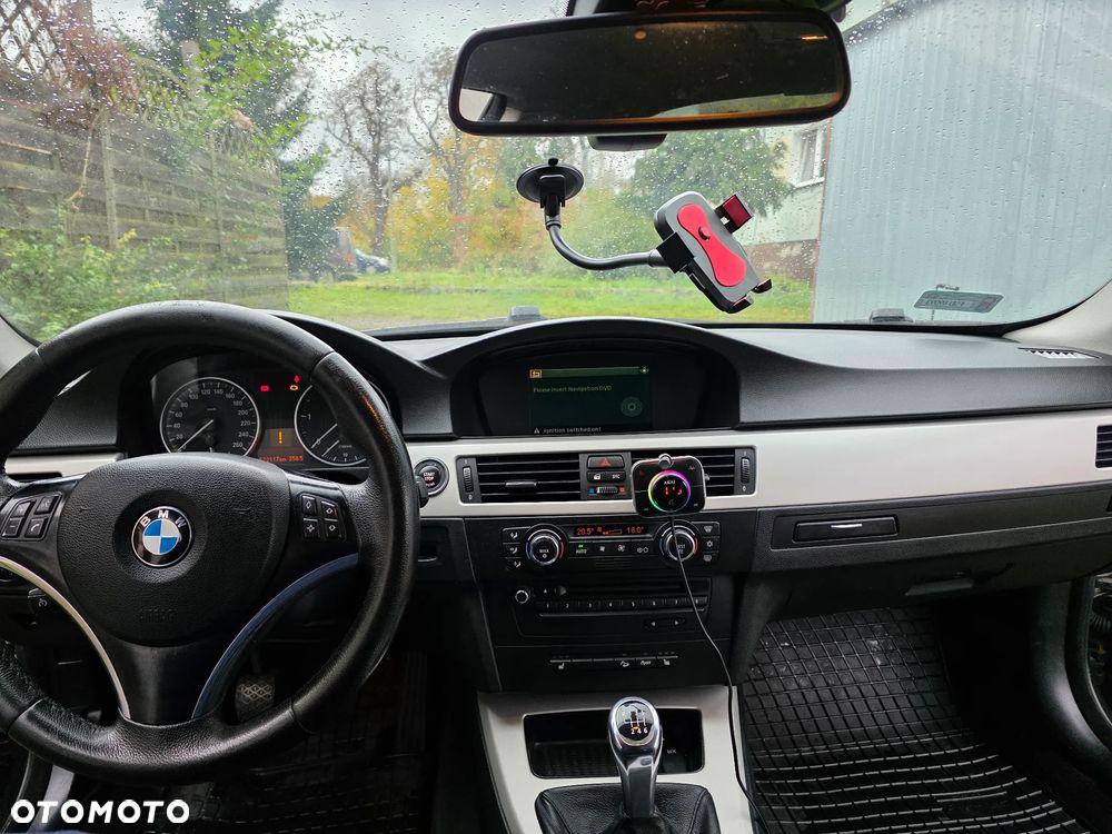 BMW Seria 3 320d xDrive - 11