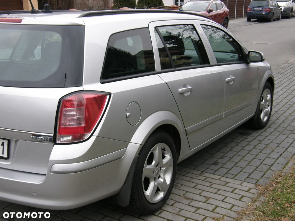Opel Astra 1.7 CDTI Cosmo - 4