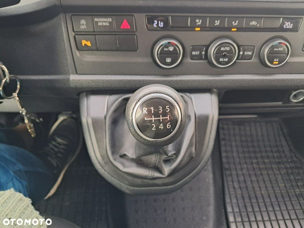 Volkswagen Caravelle 2.0 TDI L2 Comfortline 4Motion - 25