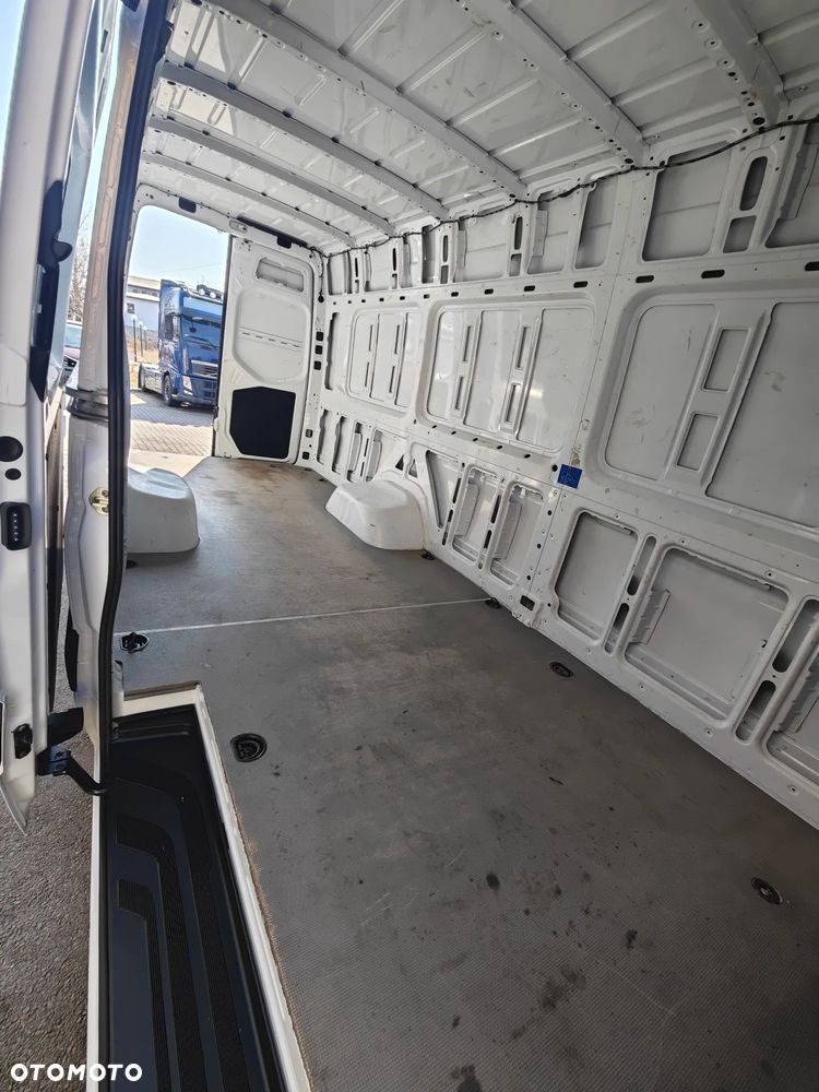 Mercedes-Benz Sprinter - 34