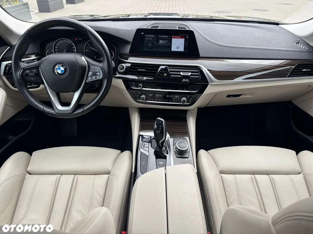 BMW Seria 5 520d Luxury Line - 10
