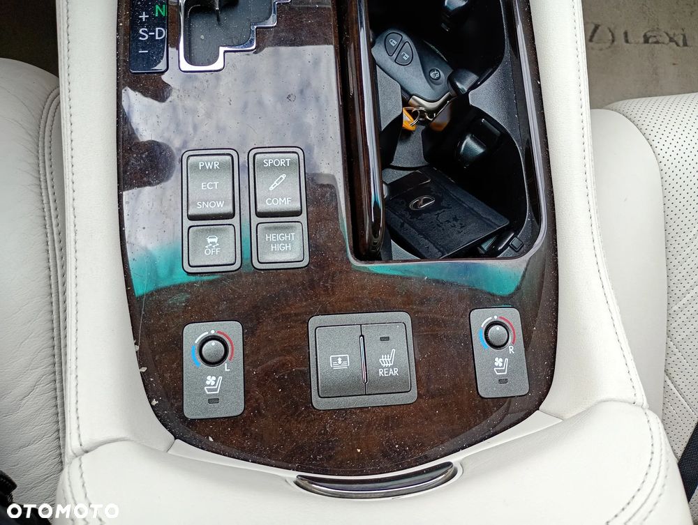 Lexus LS 460 Elite AWD - 22