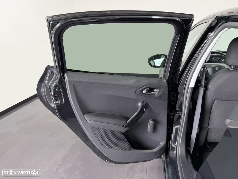 Peugeot 208 1.6 BlueHDi Style - 32