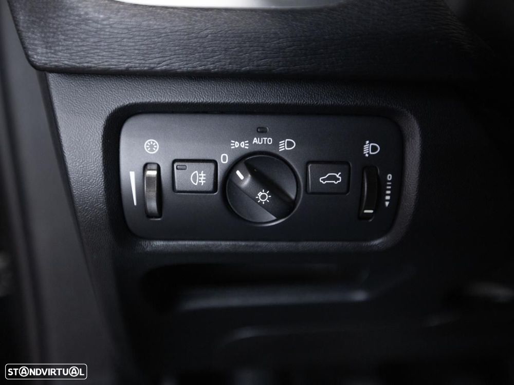 Volvo V40 Cross Country - 14