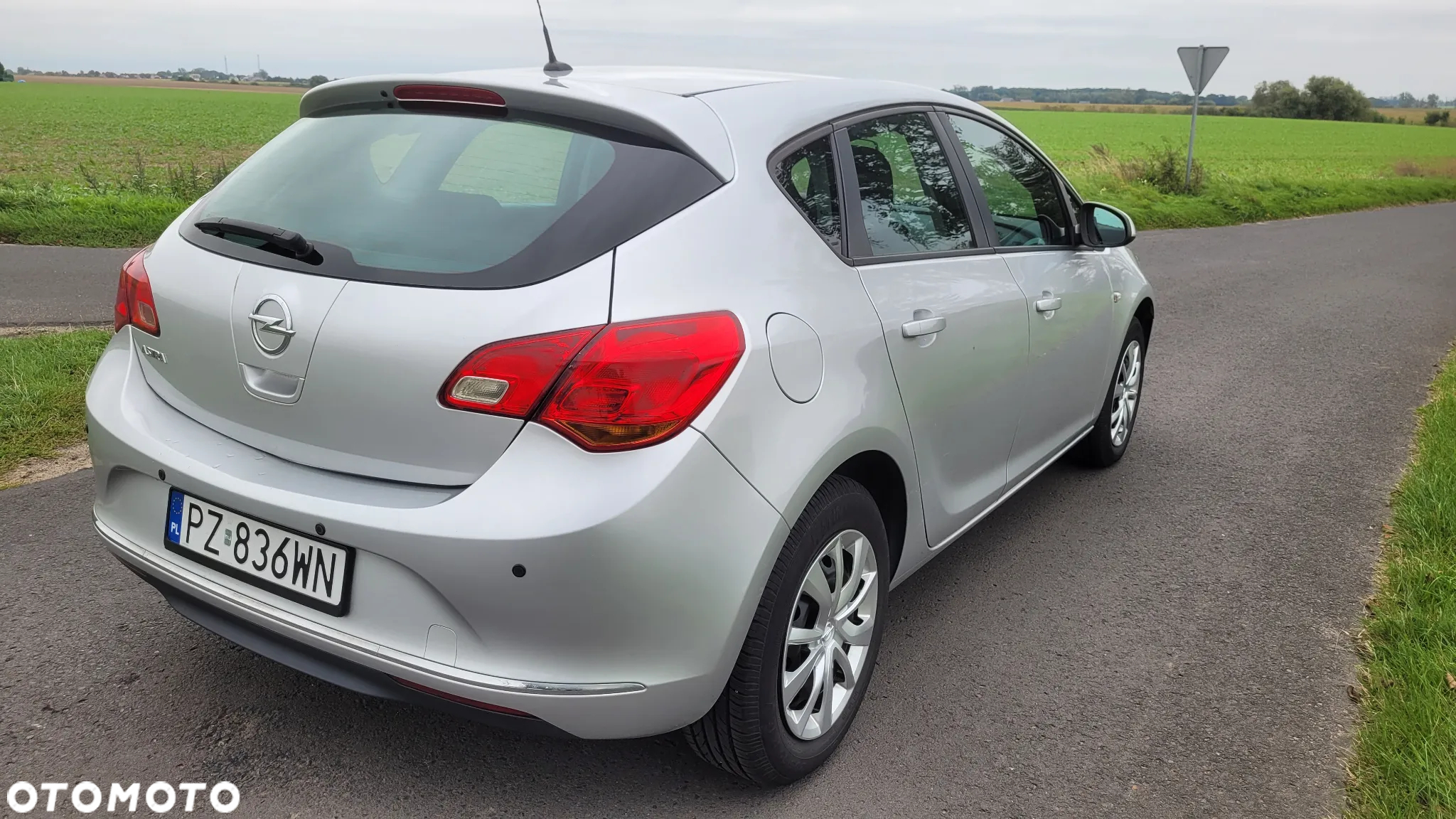 Opel Astra IV 1.4 T Active - 6