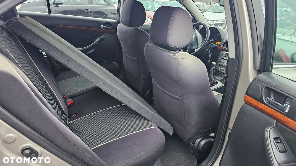 Toyota Avensis 2.0 D-4D 2010 - 20