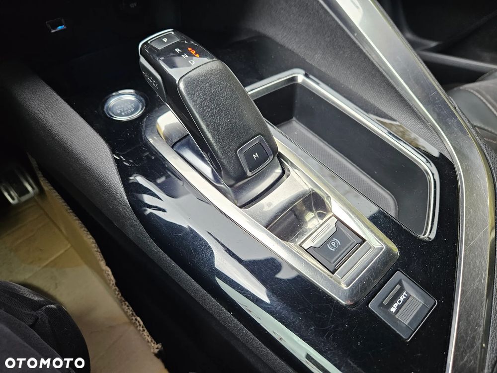 Peugeot 5008 2.0 BlueHDi GT Pack S&S EAT8 - 22