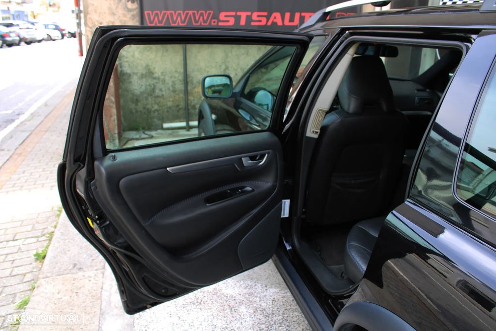Volvo XC 70 2.4 D5 Nivel 2 - 25